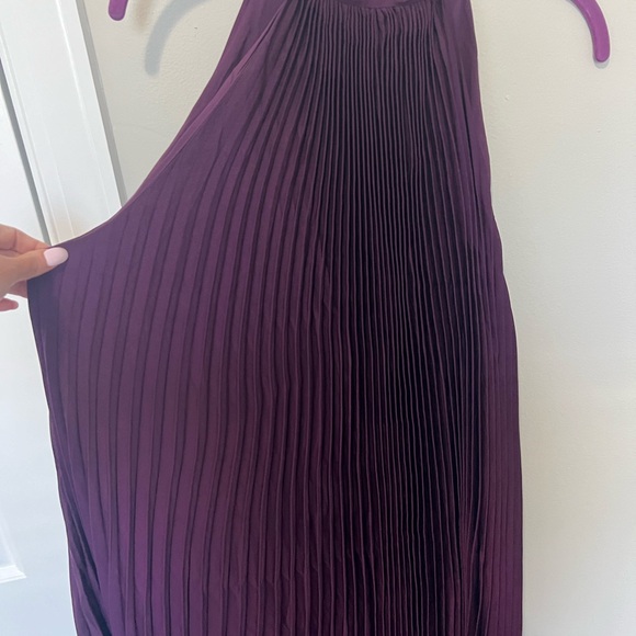 BNWT Banana Republic Plum Acordian style dress size 16 - Picture 4 of 7